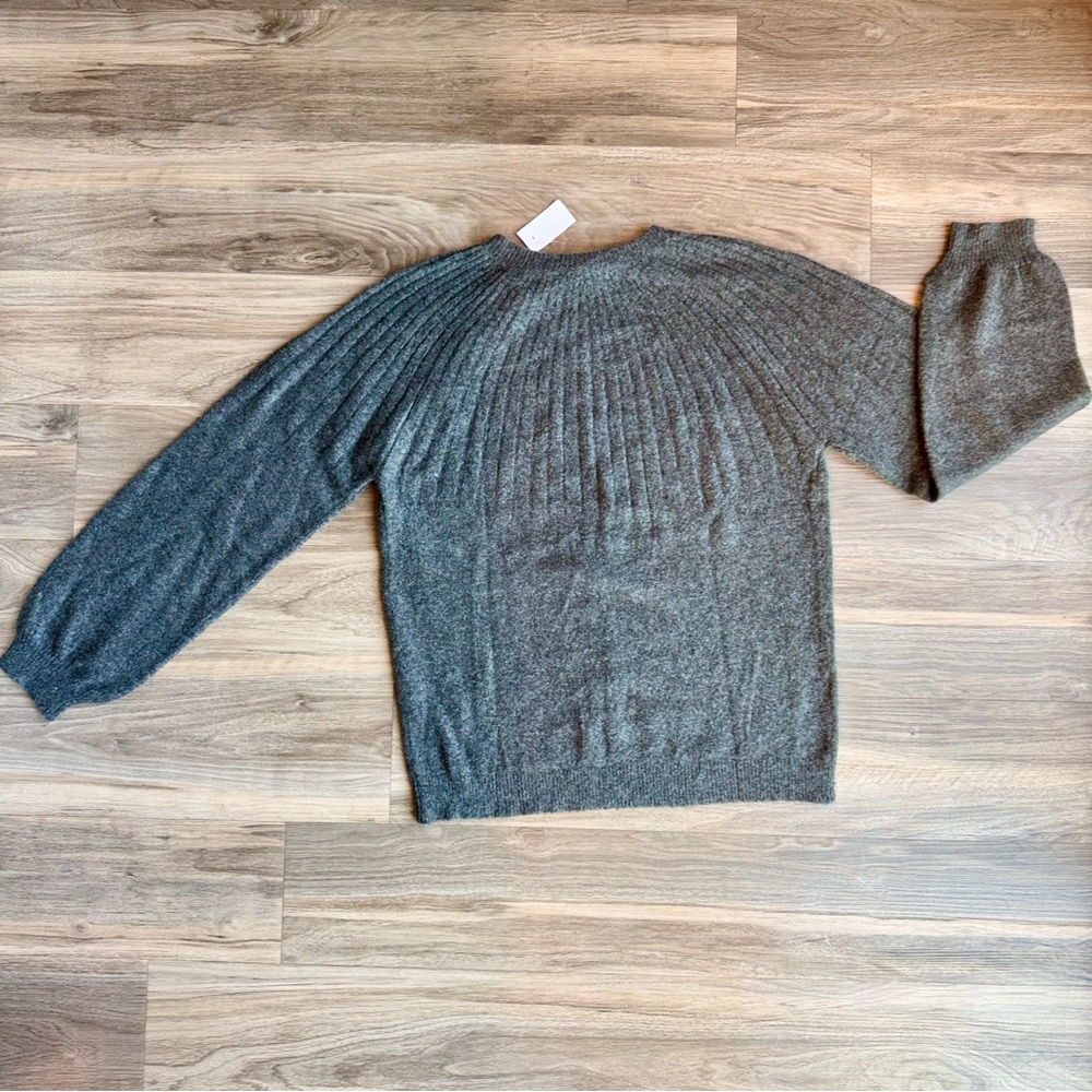 LOFT Ribbed Crewneck Sweater Shoulder Button Detail Gray‎ Medium - Picture 13 of 13